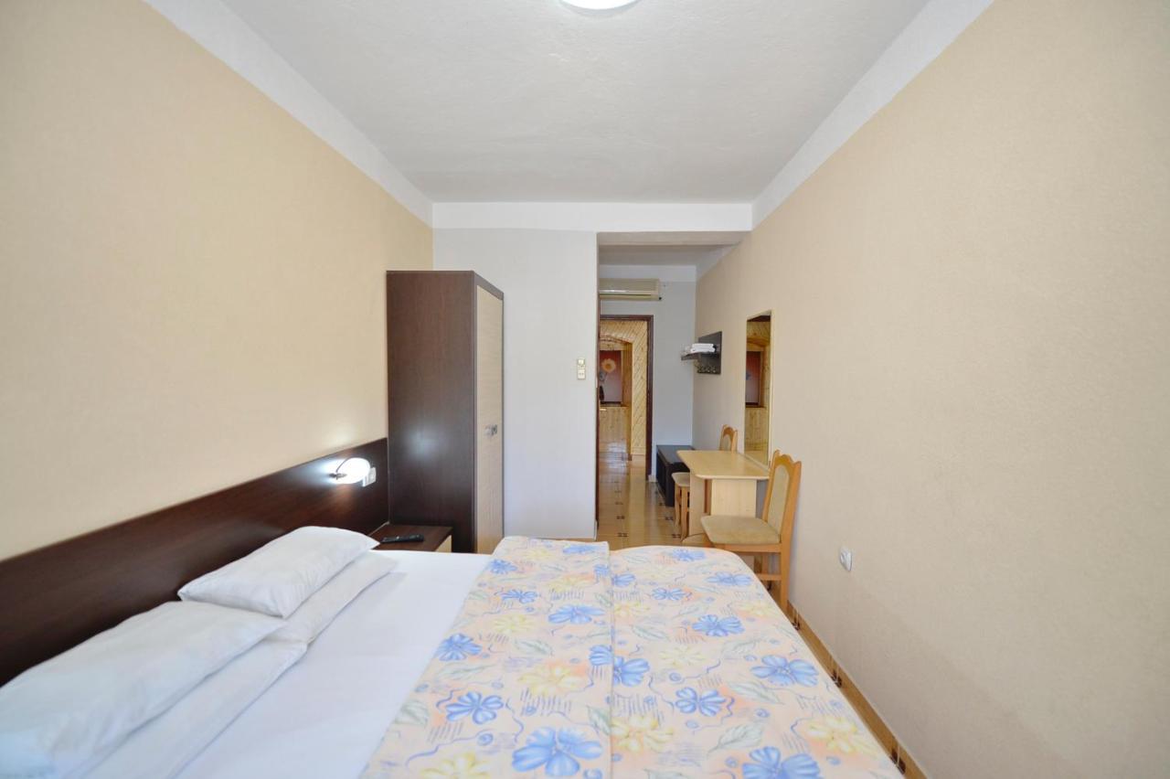 Hotel Pana-Eustahije 253 Kotor Zewnętrze zdjęcie